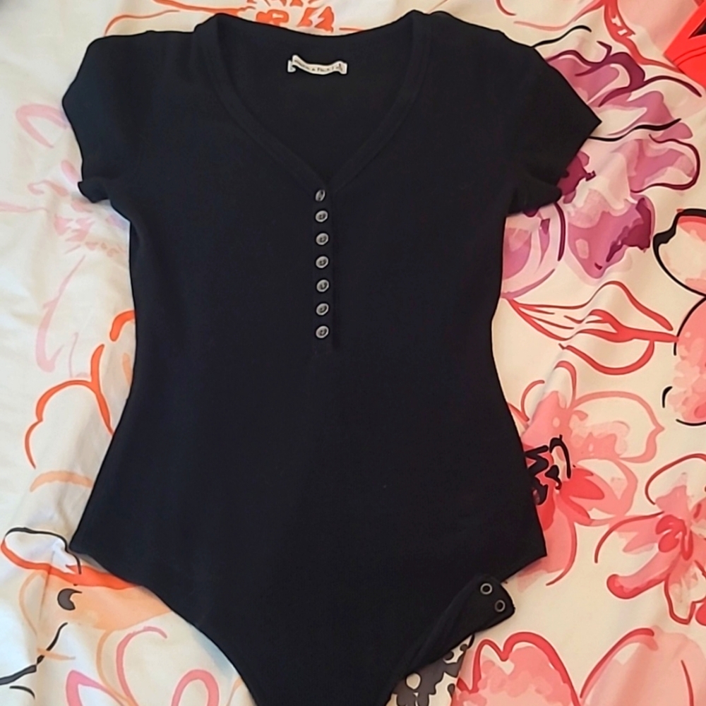 Abercrombie & Fitch Black Low Cut Button Up Bodysuit Size Small